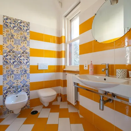 Relais Mirage - De Vivo Realty