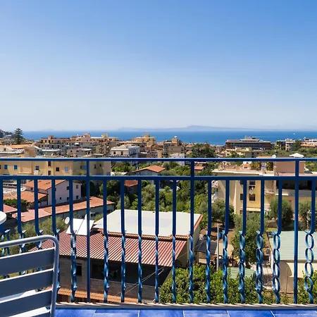 De Vivo Realty - Relais Mirage