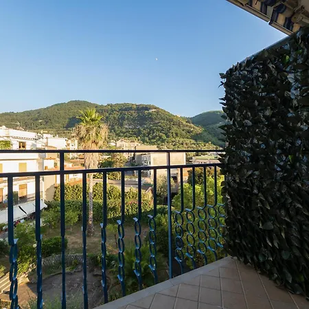 Relais Mirage - De Vivo Realty *