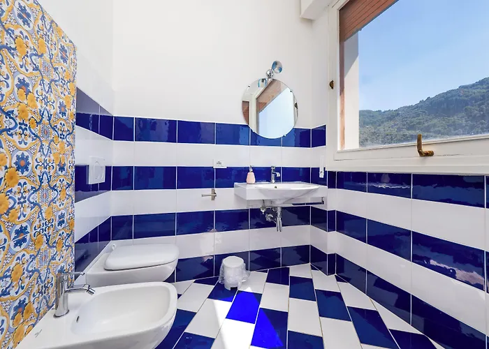 Relais Mirage - De Vivo Realty *