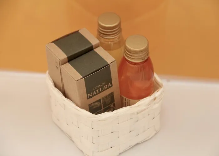 Relais Mirage - De Vivo Realty *